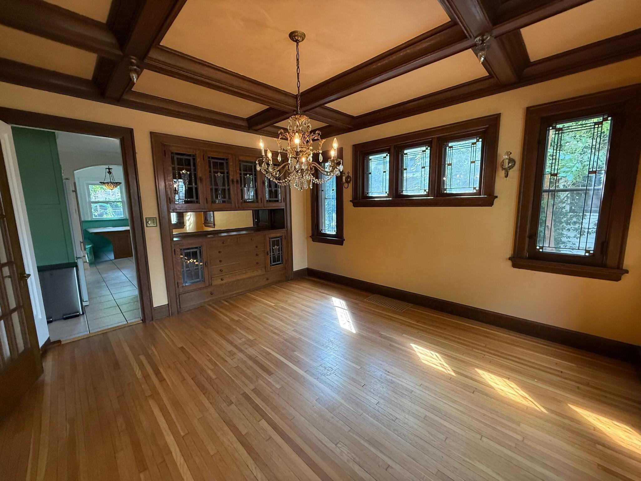 2010 Main Street La Crosse, WI 54601 - Photo 25 of 50 dining room