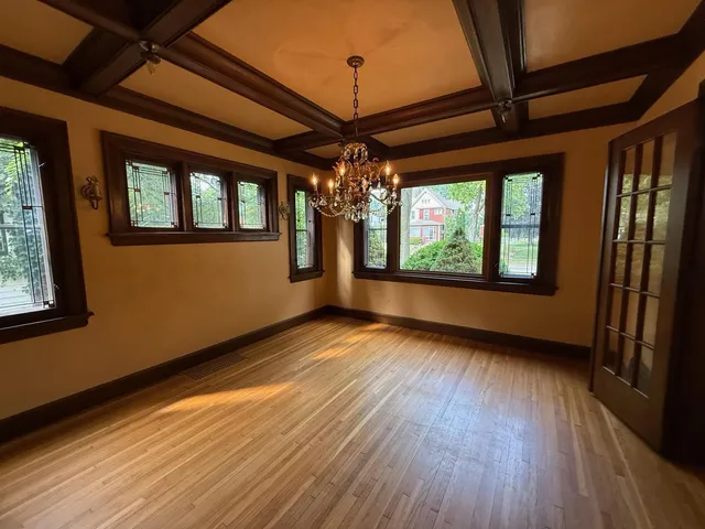 $405,000 | 2010 Main Street, La Crosse, WI 54601