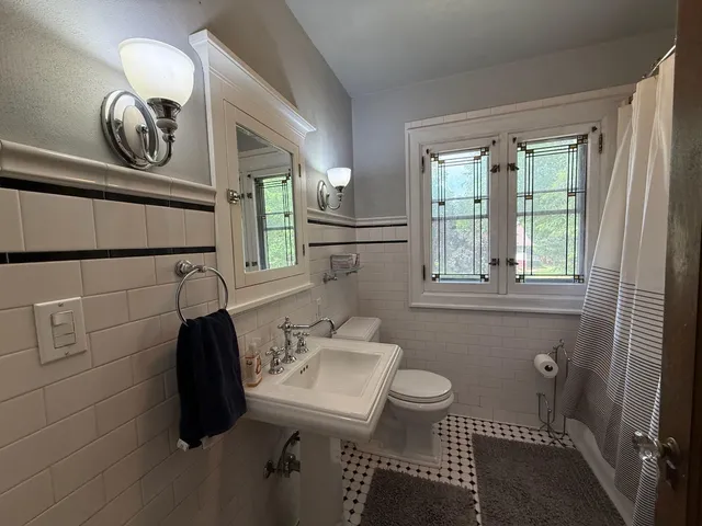 $405,000 | 2010 Main Street, La Crosse, WI 54601