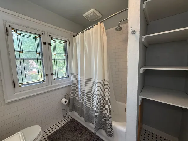 $405,000 | 2010 Main Street, La Crosse, WI 54601