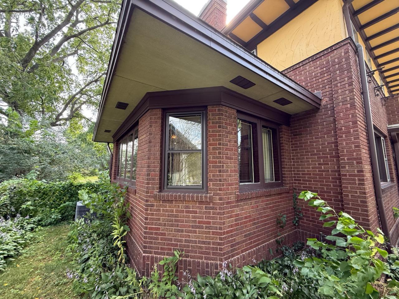 2010 Main Street La Crosse, WI 54601 - Photo 5 of 50 IMG_2711