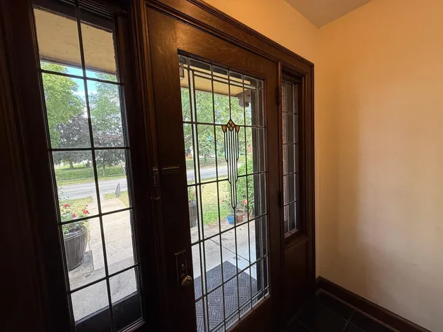 $405,000 | 2010 Main Street, La Crosse, WI 54601