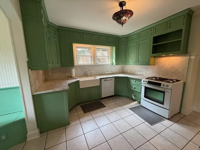 $405,000 | 2010 Main Street, La Crosse, WI 54601