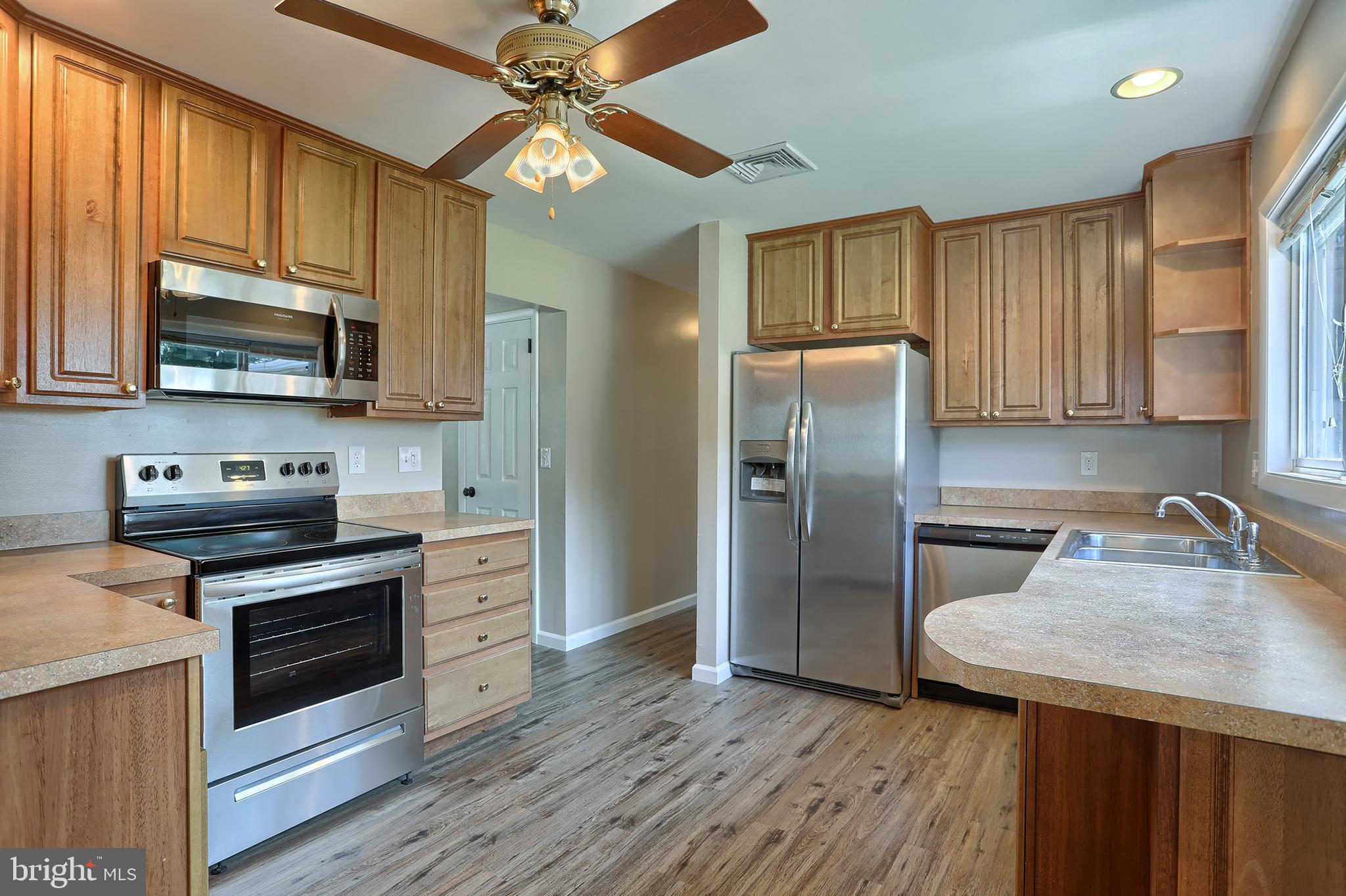 6733 Conway Road Harrisburg, PA 17111 - Photo 6 of 33 Gallery Image 6