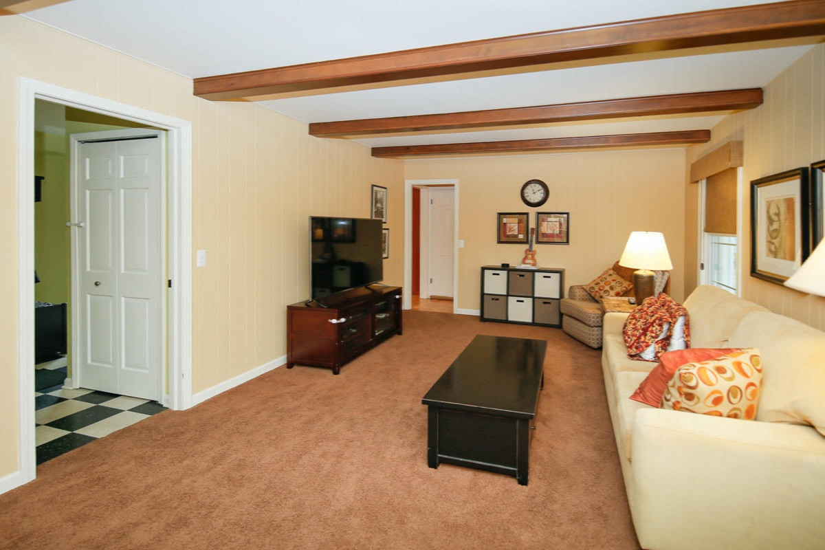 2400 Ridgeview Drive Kalamazoo, MI 49008 - Photo 11 of 30 2400 Ridgeview Dr-111