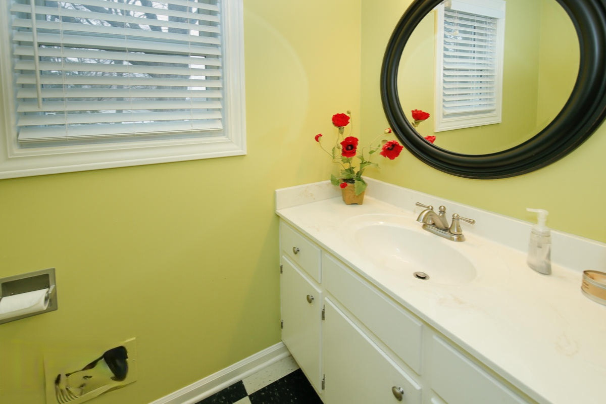 2400 Ridgeview Drive Kalamazoo, MI 49008 - Photo 12 of 30 2400 Ridgeview Dr-112
