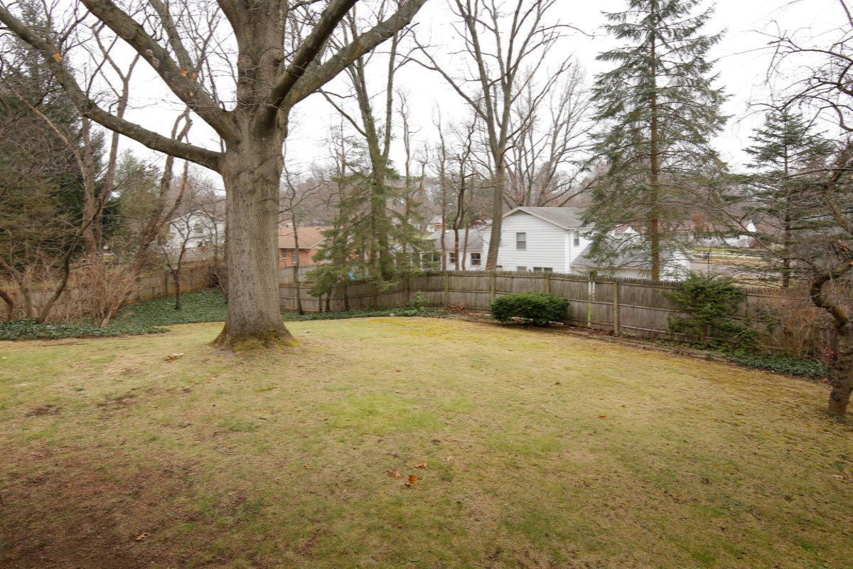 2400 Ridgeview Drive Kalamazoo, MI 49008 - Photo 28 of 30 2400 Ridgeview Dr-128