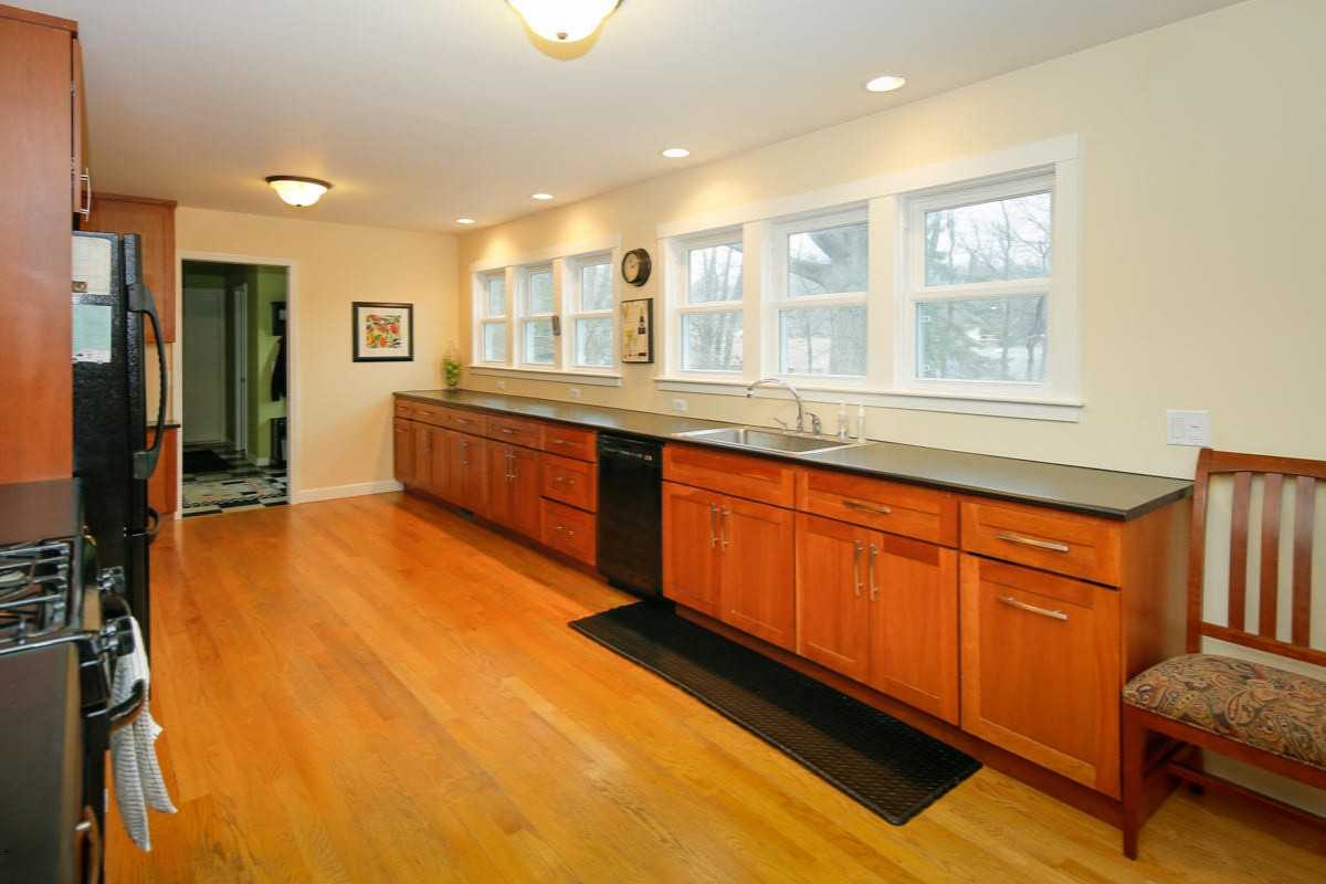 2400 Ridgeview Drive Kalamazoo, MI 49008 - Photo 7 of 30 2400 Ridgeview Dr-107