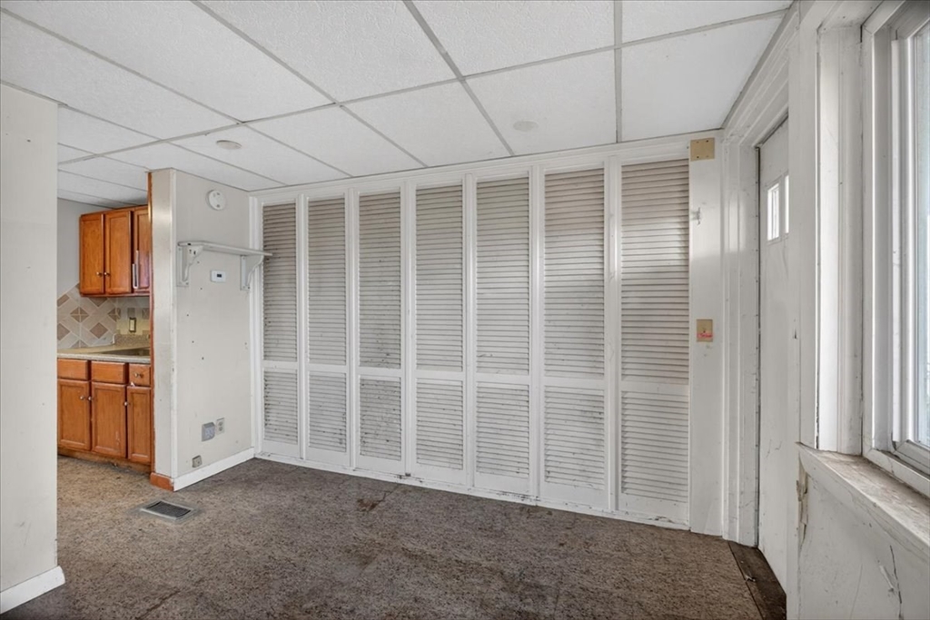 337 Parker Street Springfield, MA 01129 - Photo 13 of 36