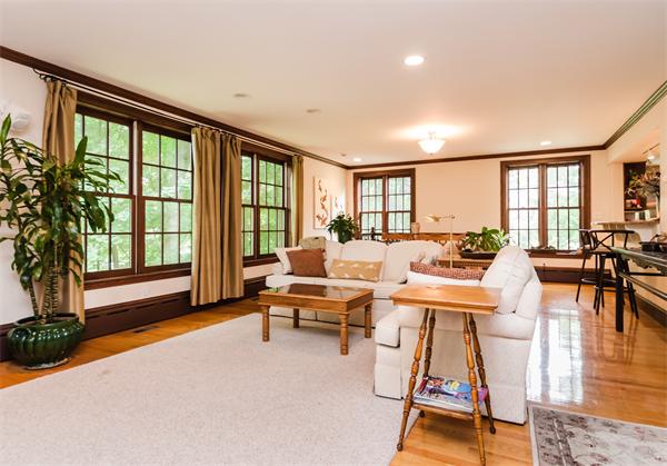 211 Dorset Road Newton, MA 02468 - Photo 9 of 22 Gallery Image 9