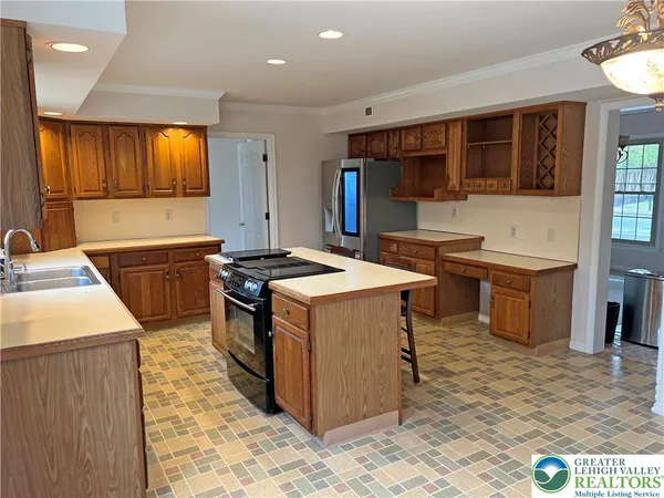 $635,000 | 4861 Waterfall Drive, Lower Macungie Township, PA 18062