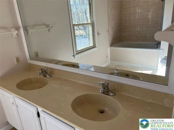 $635,000 | 4861 Waterfall Drive, Lower Macungie Township, PA 18062