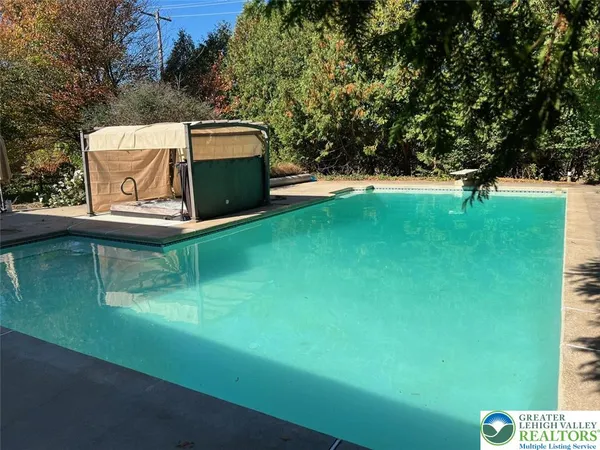 $635,000 | 4861 Waterfall Drive, Lower Macungie Township, PA 18062