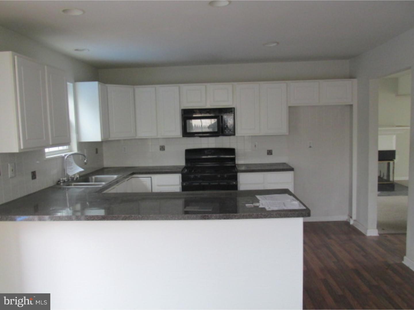 147 Crossing Way Lindenwold, NJ 08021 - Photo 14 of 25 Kitchen
