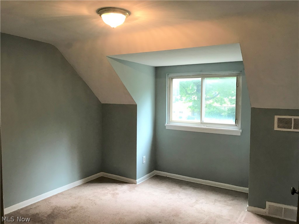 664 Quilliams Road Cleveland Heights, OH 44121 - Photo 8 of 14