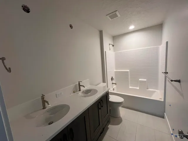 $699,900 | 375 South Strut Way, Boise, ID 83716