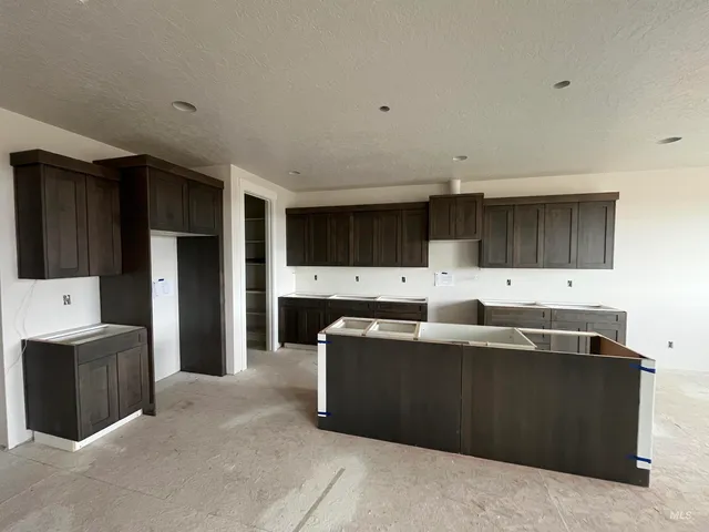 $699,900 | 375 South Strut Way, Boise, ID 83716