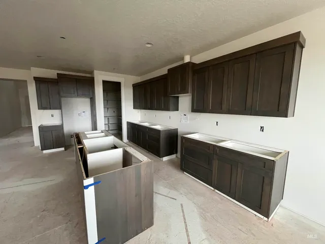 $699,900 | 375 South Strut Way, Boise, ID 83716