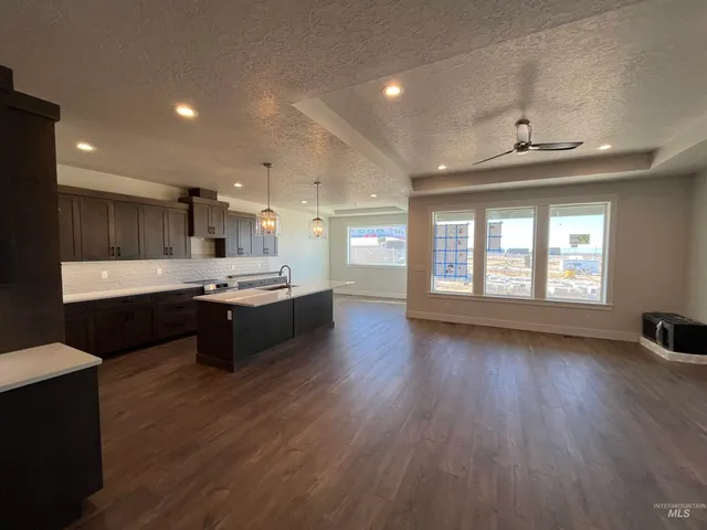 $699,900 | 375 South Strut Way, Boise, ID 83716