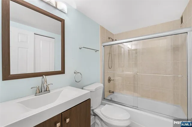 $449,000 | 300 Main Street, Unit 811, Little Falls, NJ 07424