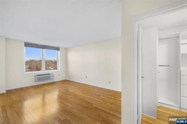 $449,000 | 300 Main Street, Unit 811, Little Falls, NJ 07424