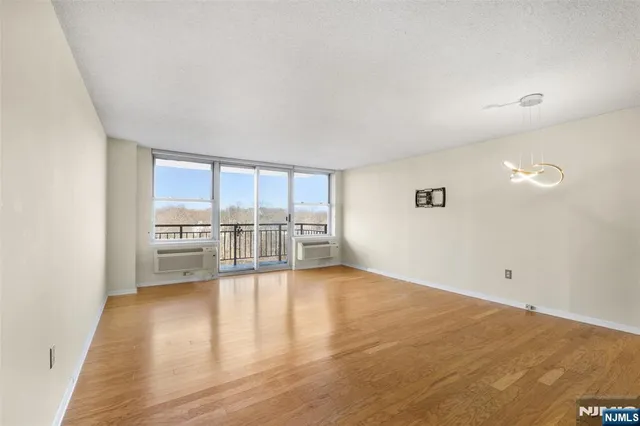 $449,000 | 300 Main Street, Unit 811, Little Falls, NJ 07424