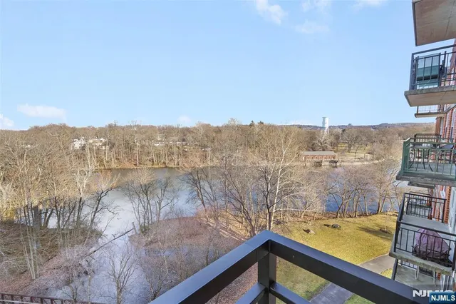 $449,000 | 300 Main Street, Unit 811, Little Falls, NJ 07424