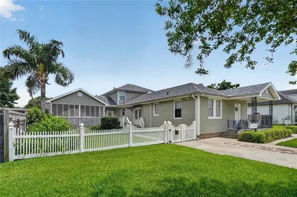 $515,000 | 3749-51 Bauvais Street, Metairie, LA 70001