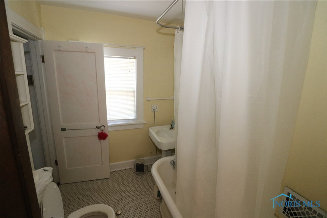 3902 Bellevue Road Toledo, OH 43613 - Photo 18 of 22 Gallery Image 18