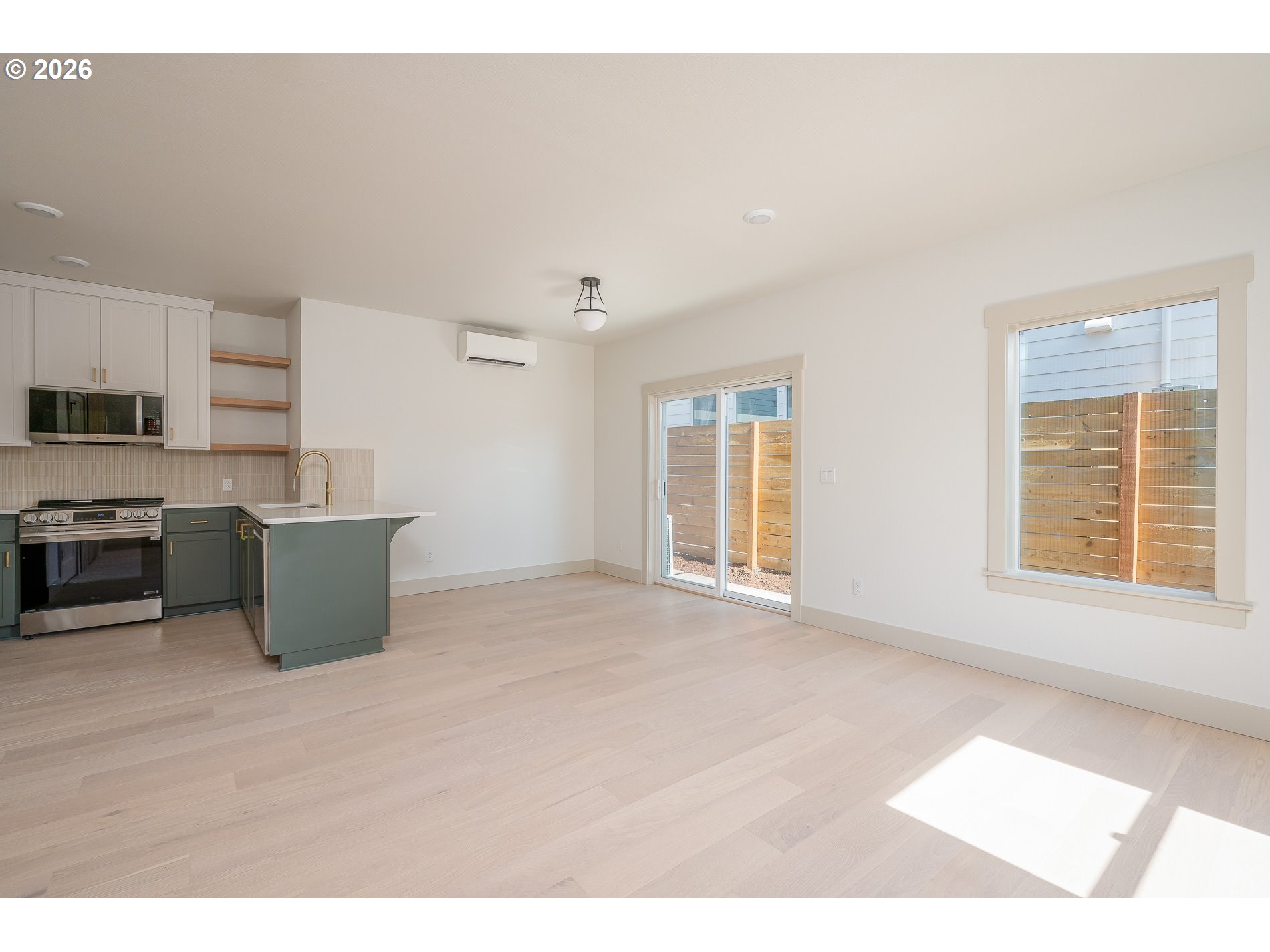 6909 Northeast Multnomah Street, Unit C Portland, OR 97213 - Photo 5 of 42