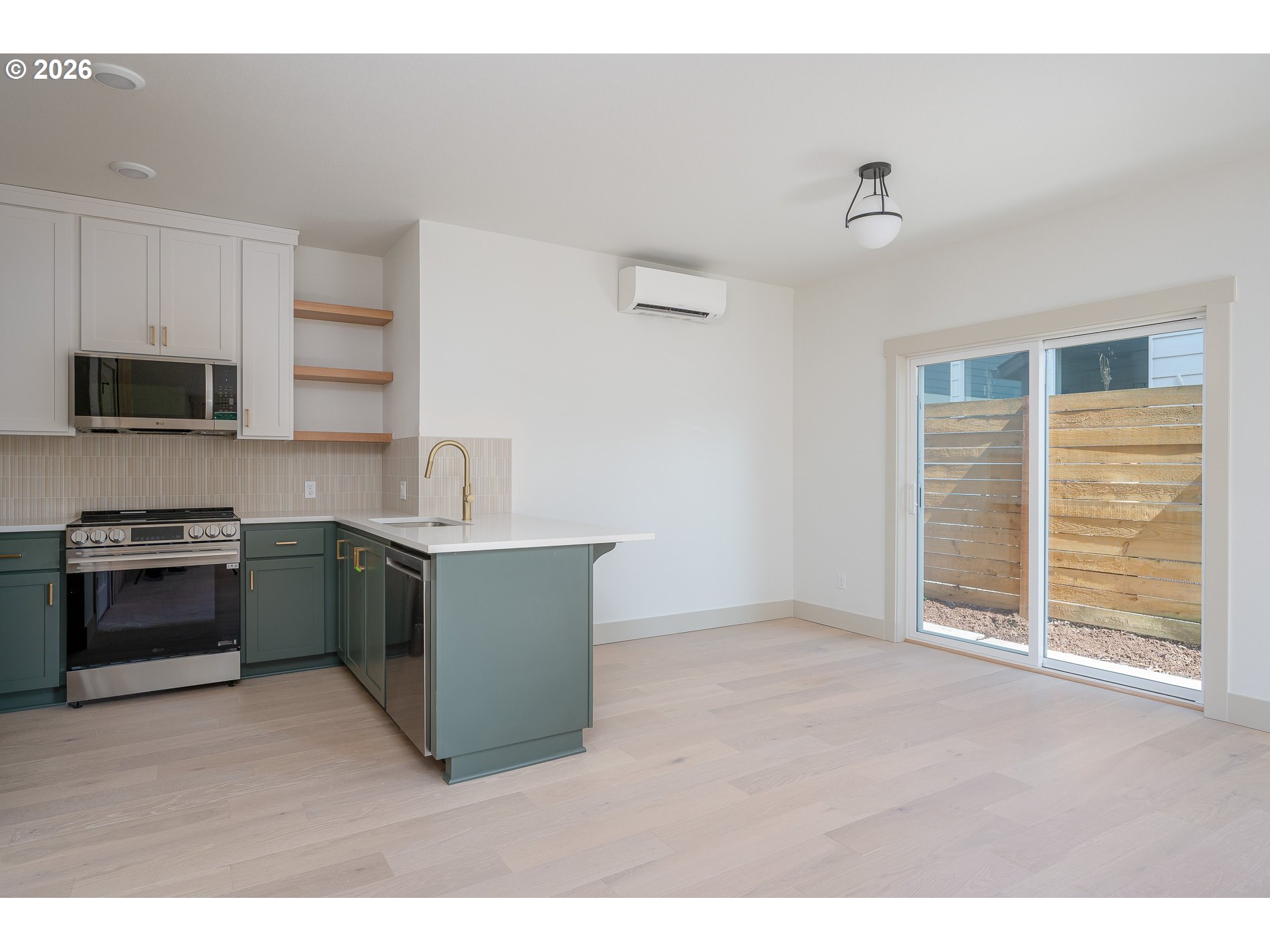 6909 Northeast Multnomah Street, Unit C Portland, OR 97213 - Photo 8 of 42