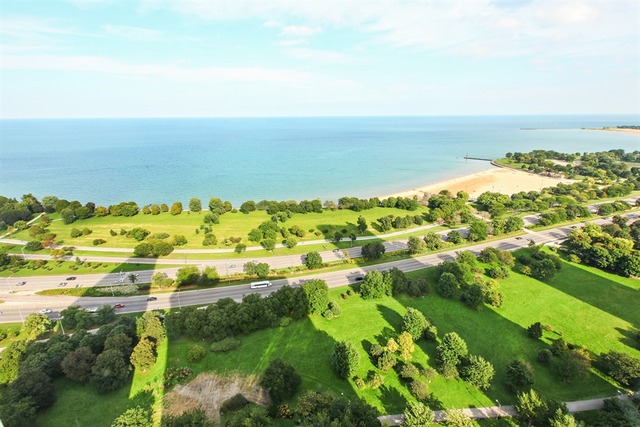 5445 North Sheridan Road, Unit 3904 Chicago, IL 60640 - Photo 7 of 8