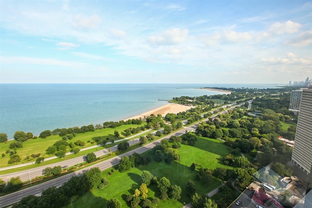 5445 North Sheridan Road, Unit 3904 Chicago, IL 60640 - Photo 8 of 8 a view of an ocean