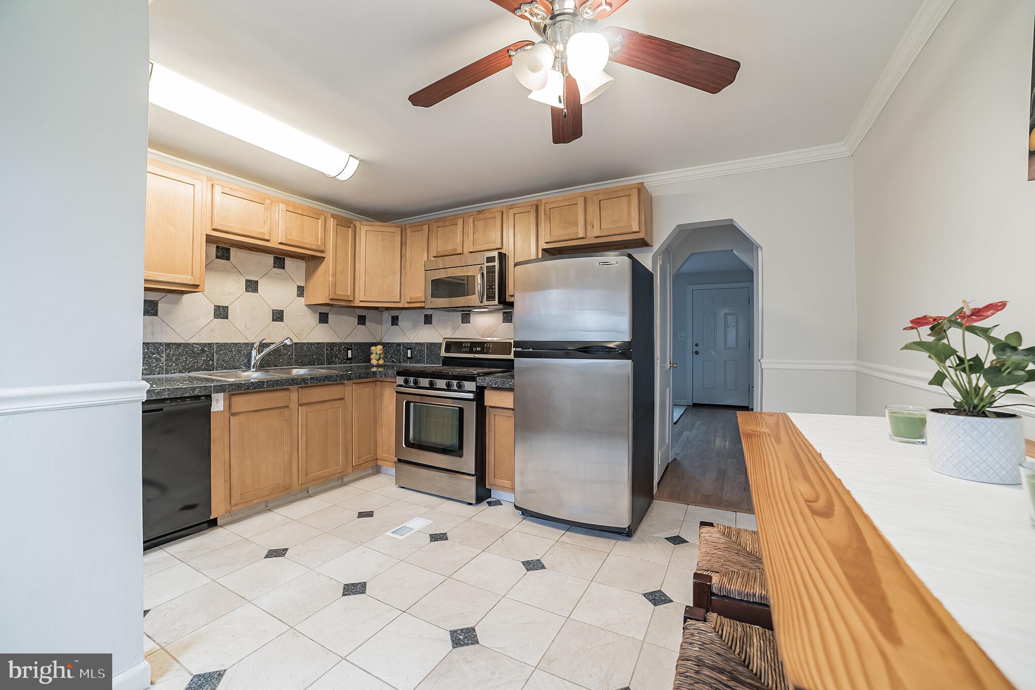 3205 Georgetown Road Baltimore, MD 21230 - Photo 5 of 15 Lots of counter space