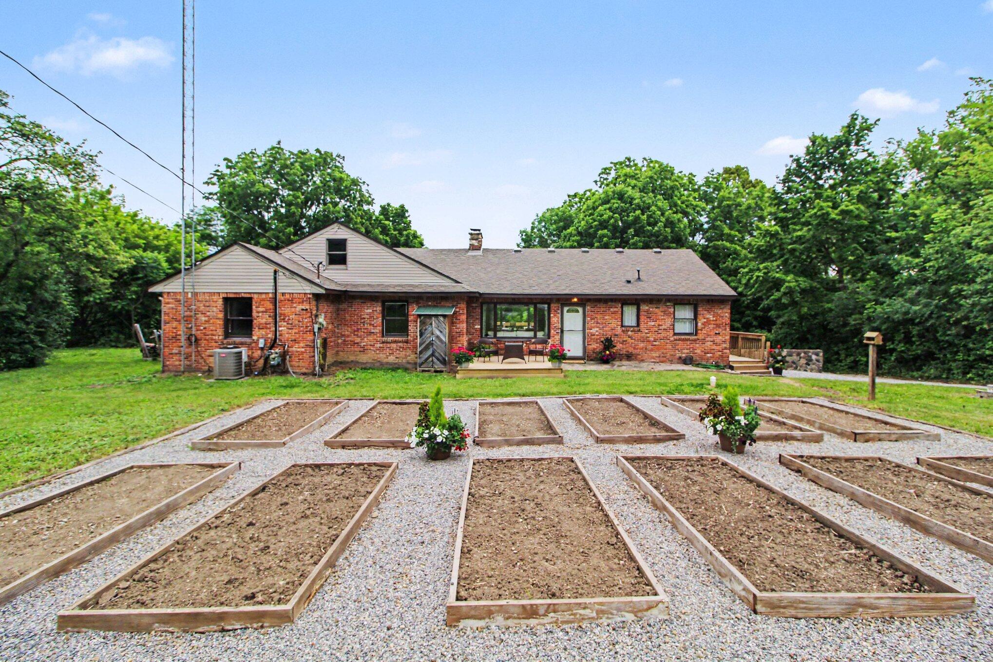 2736 South Wagner Road Ann Arbor, MI 48103 - Photo 63 of 91 061_file_9646