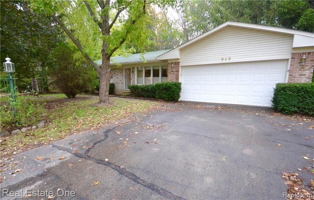 532 John R Street Milford, MI 48381 - Photo 2 of 16