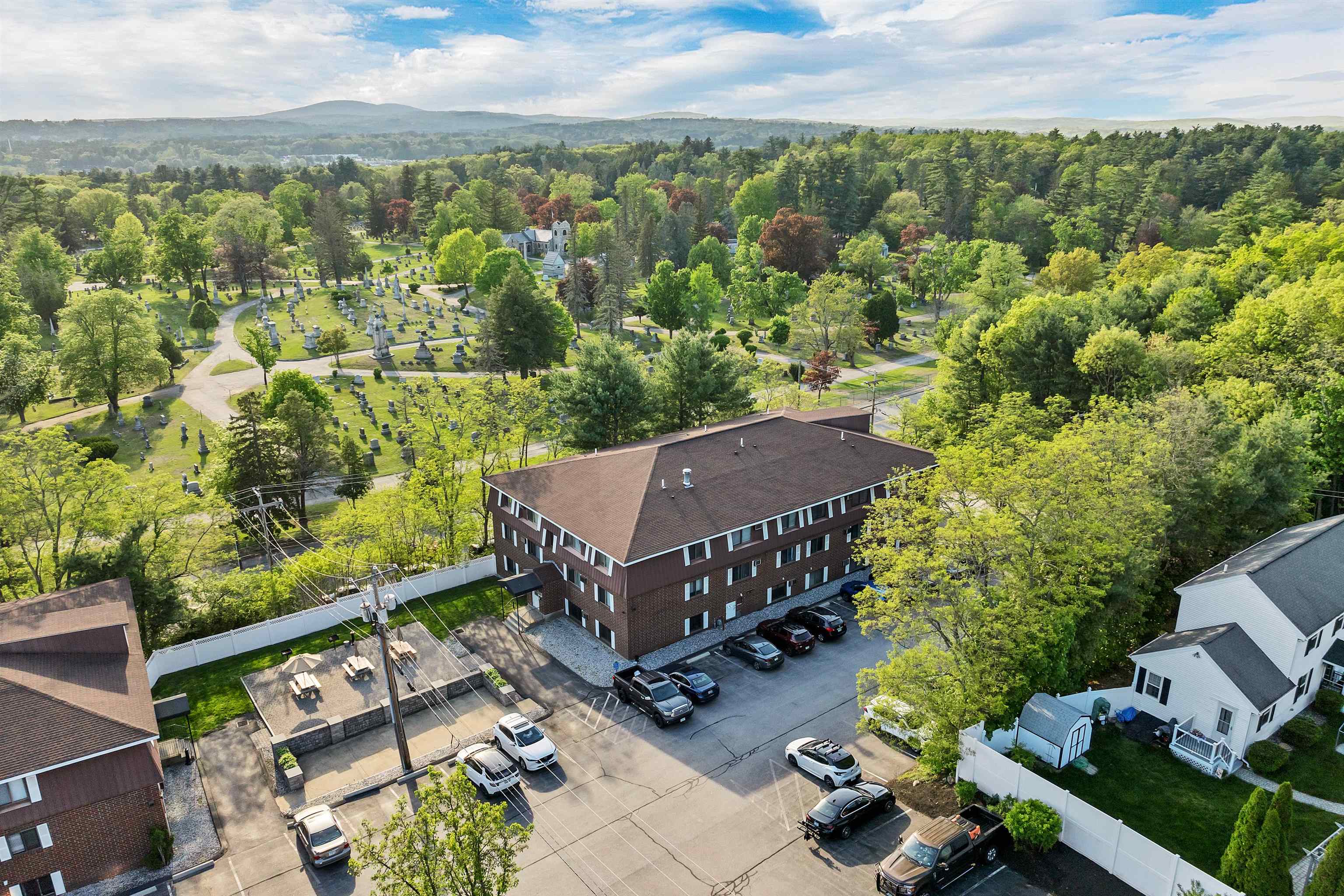 555 Calef Road, Unit 25 Manchester, NH 03103 - Photo 7 of 37 Gallery Image 7
