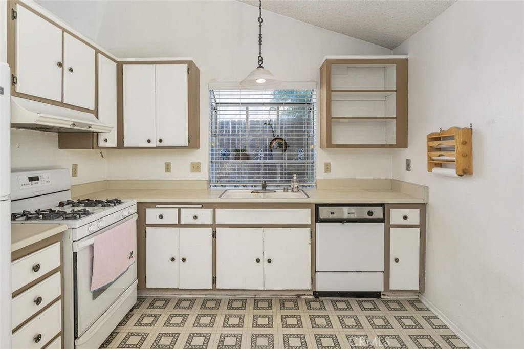 1168 Athena Court Riverside, CA 92507 - Photo 9 of 29 Prep and cooking area