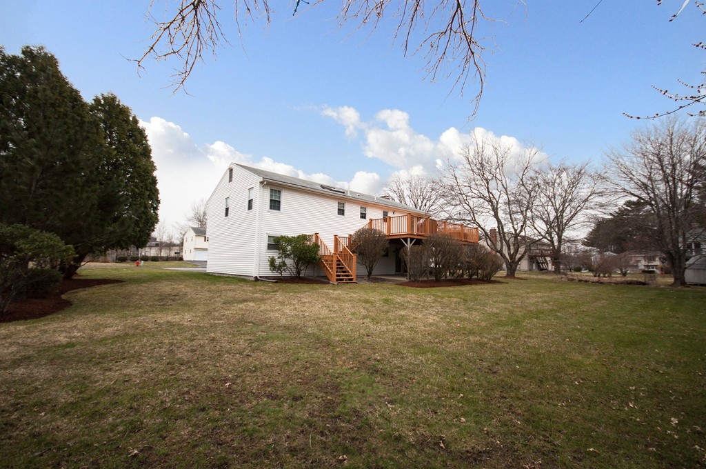 17 Burning Tree Road Natick, MA 01760 - Photo 3 of 19 Gallery Image 3