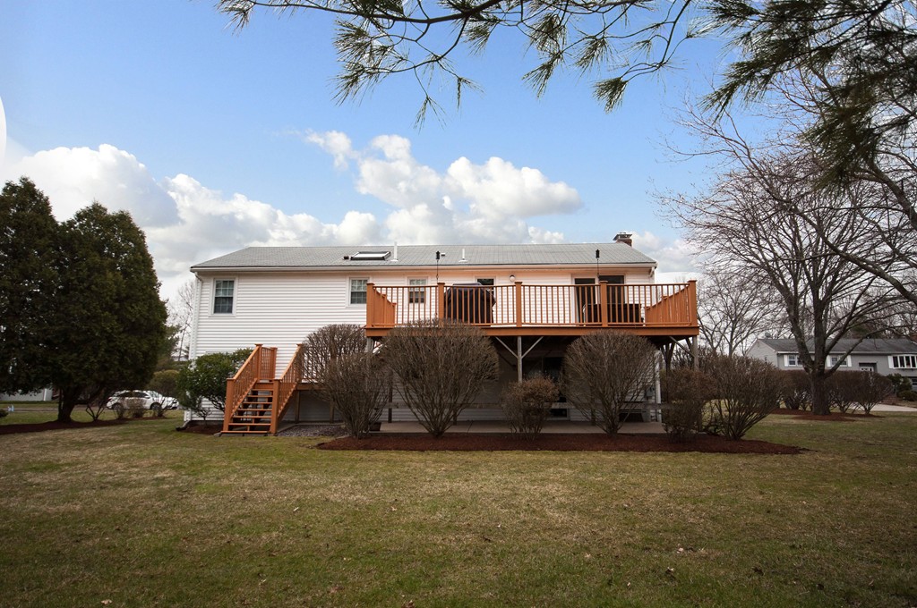 17 Burning Tree Road Natick, MA 01760 - Photo 4 of 19 Gallery Image 4