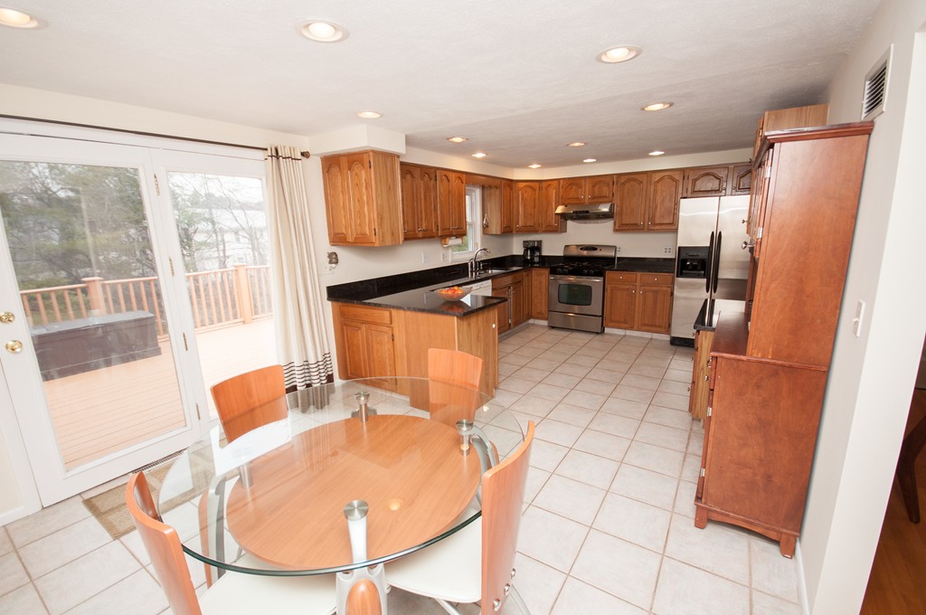 17 Burning Tree Road Natick, MA 01760 - Photo 6 of 19 Gallery Image 6
