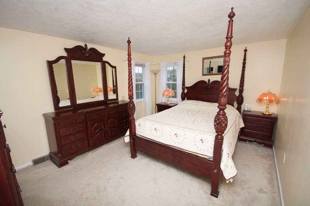17 Burning Tree Road Natick, MA 01760 - Photo 8 of 19 Gallery Image 8