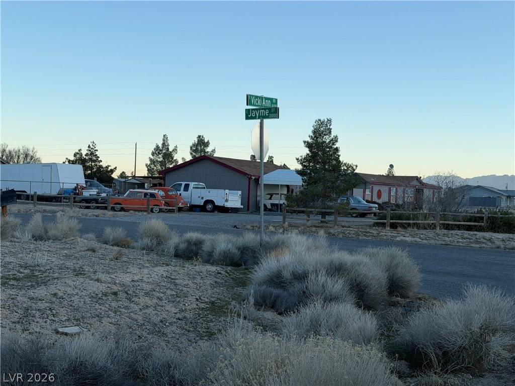 10391 Vicki Ann Road Pahrump, NV 89048 - Photo 4 of 6 Neighbor to the south.