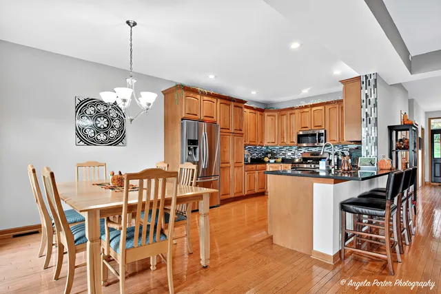 $975,000 | 5012 West Lake Shore Drive, Wonder Lake, IL 60097