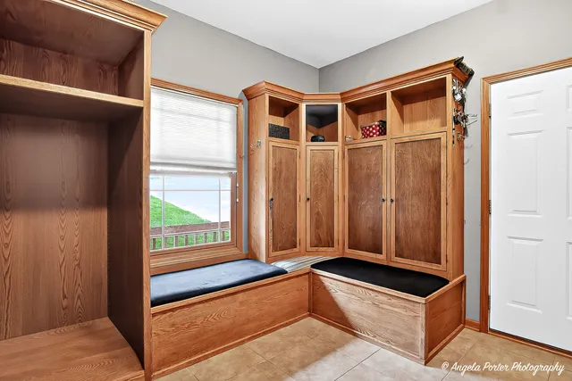 $975,000 | 5012 West Lake Shore Drive, Wonder Lake, IL 60097