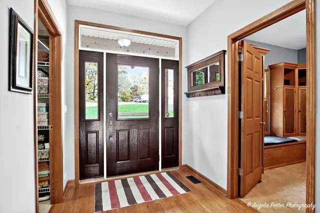 $975,000 | 5012 West Lake Shore Drive, Wonder Lake, IL 60097