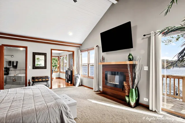 $975,000 | 5012 West Lake Shore Drive, Wonder Lake, IL 60097