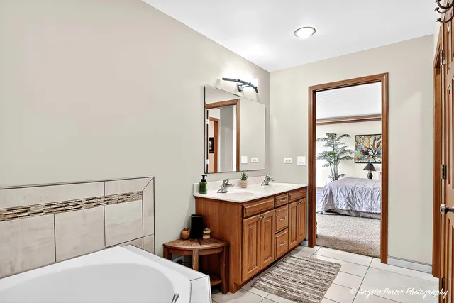 $975,000 | 5012 West Lake Shore Drive, Wonder Lake, IL 60097