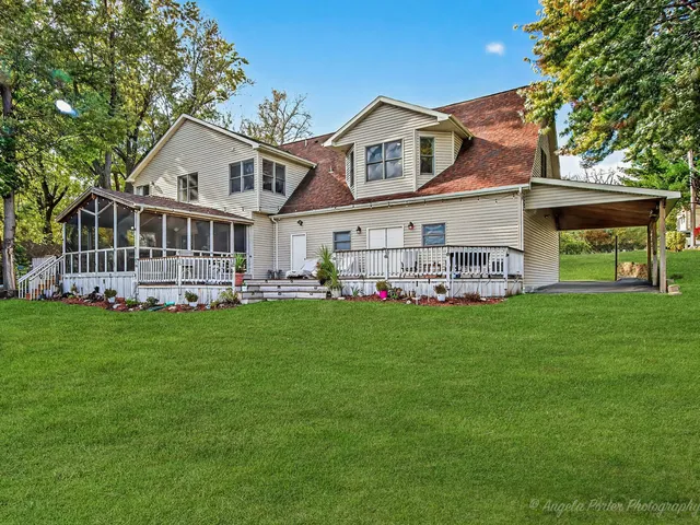 $975,000 | 5012 West Lake Shore Drive, Wonder Lake, IL 60097