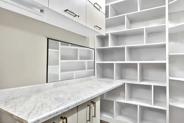 $975,000 | 5012 West Lake Shore Drive, Wonder Lake, IL 60097